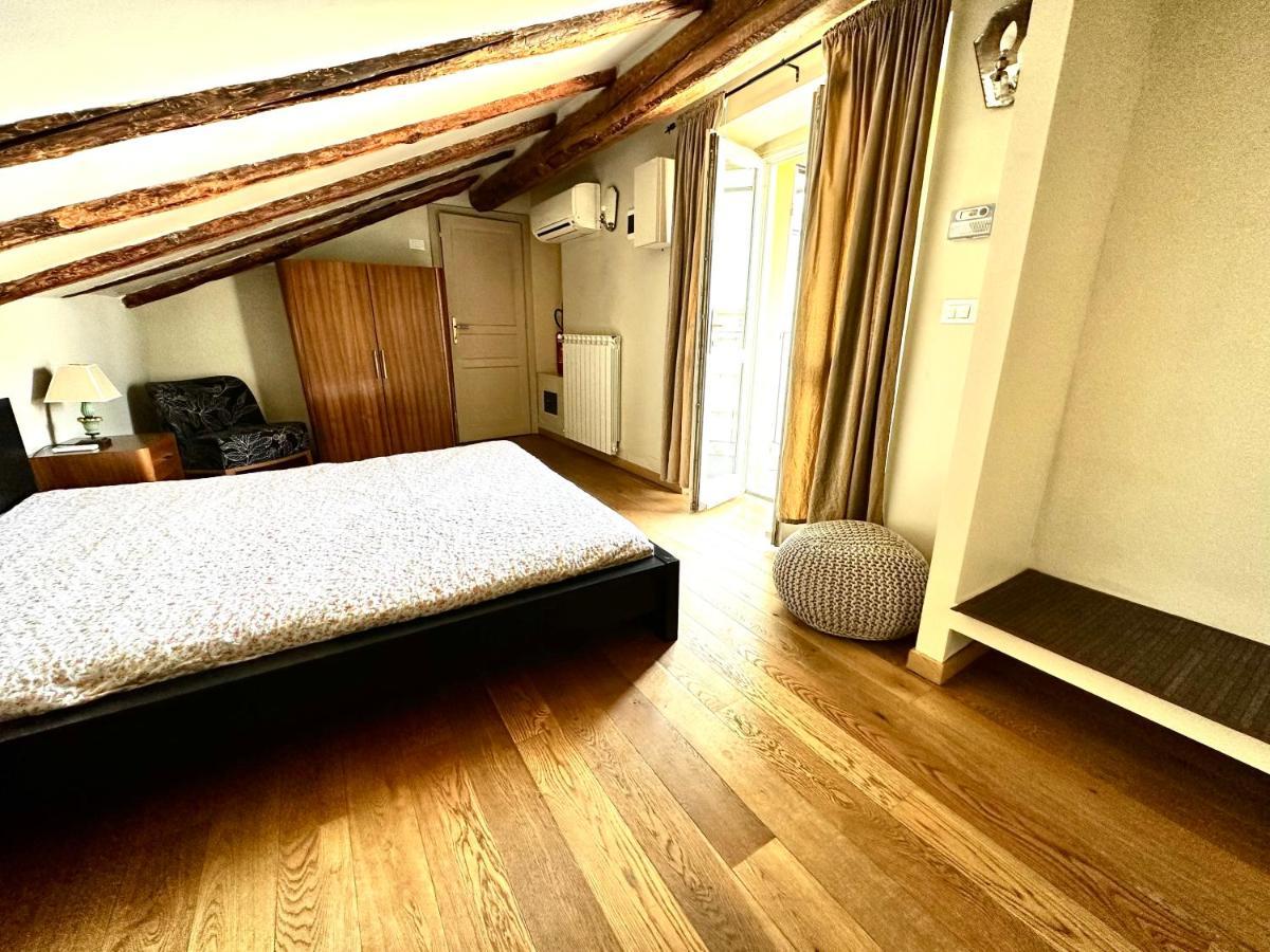 Le Finestre Sulla Mole Apartment ตูริน ภายนอก รูปภาพ