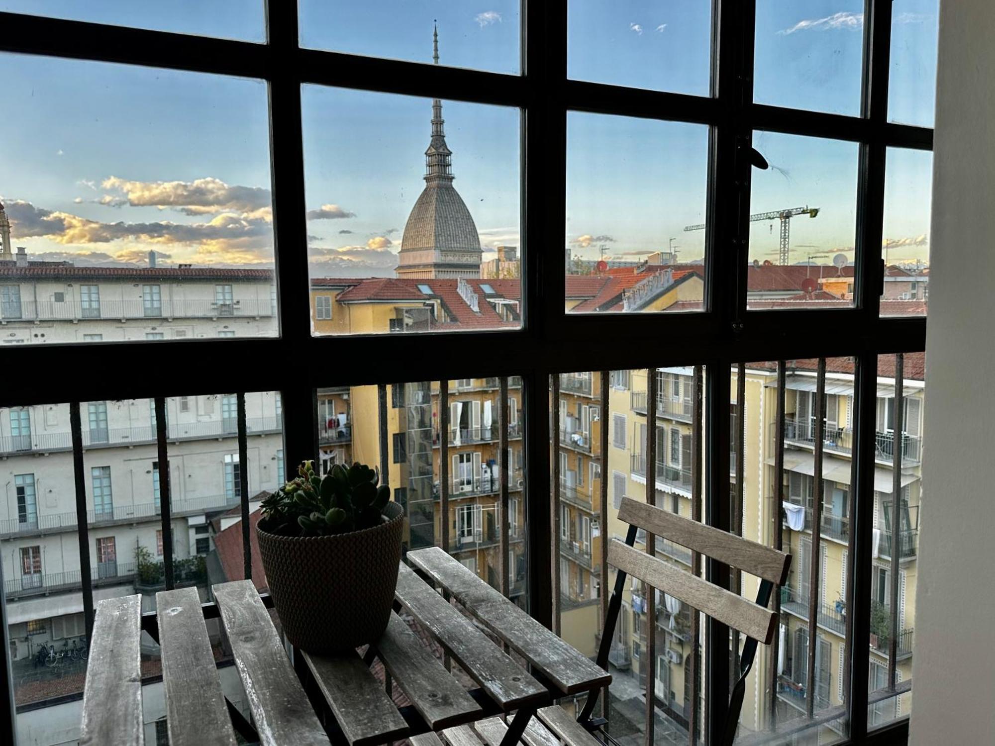 Le Finestre Sulla Mole Apartment ตูริน ภายนอก รูปภาพ