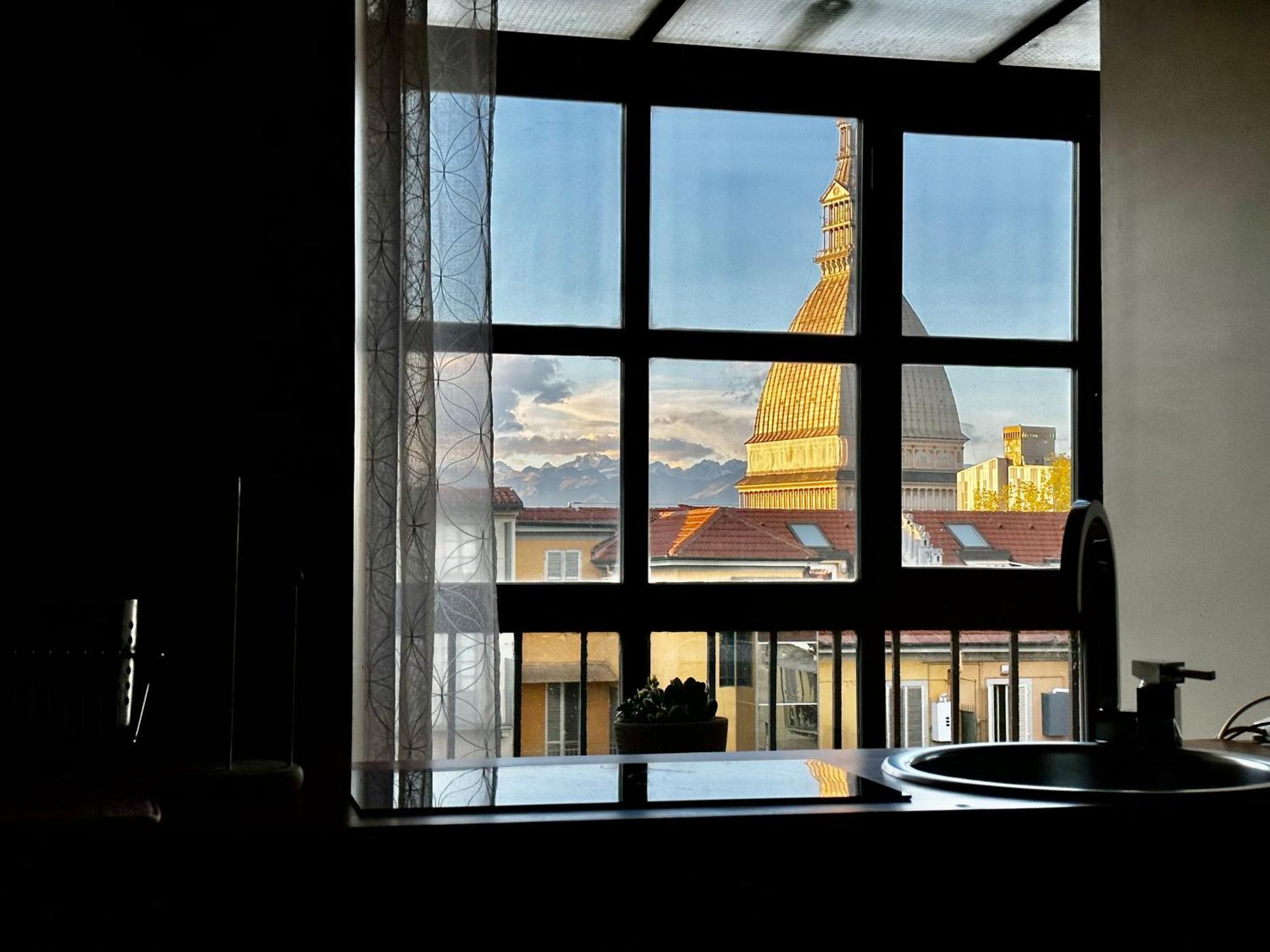 Le Finestre Sulla Mole Apartment ตูริน ภายนอก รูปภาพ