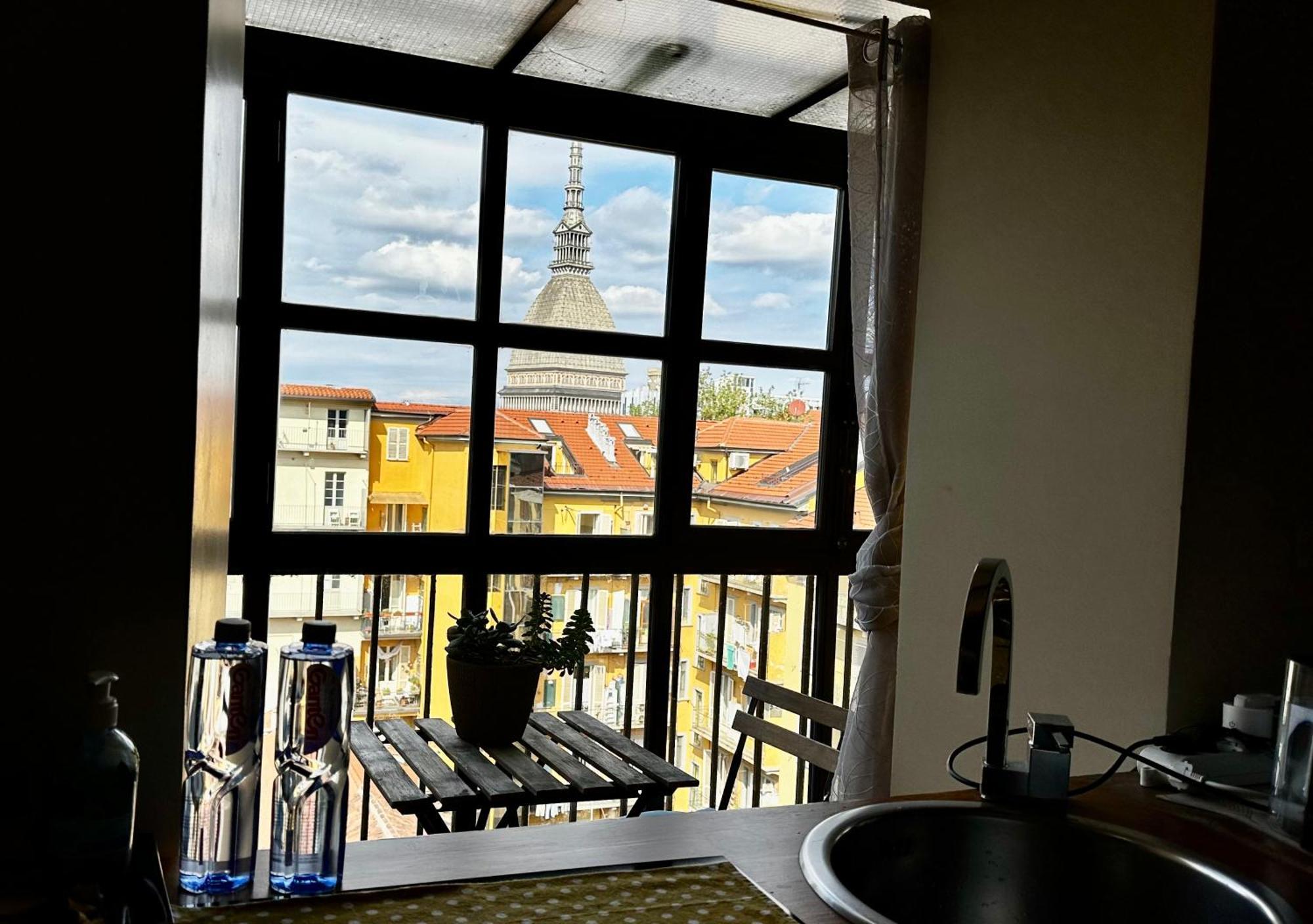 Le Finestre Sulla Mole Apartment ตูริน ภายนอก รูปภาพ